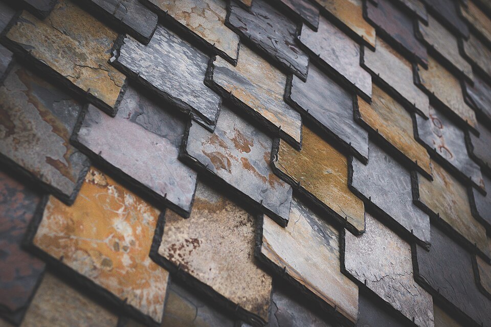 Stone, laid to the corner