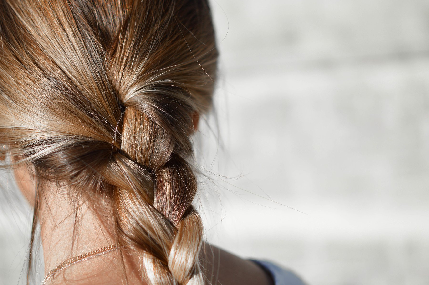 Loose braid, dressed out at the ends