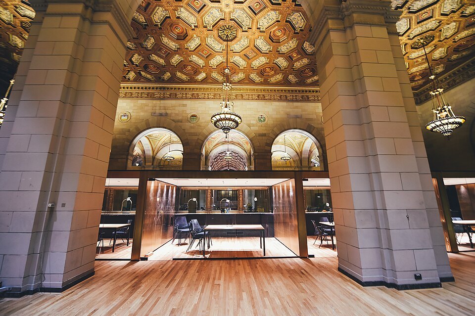 The hall, before service