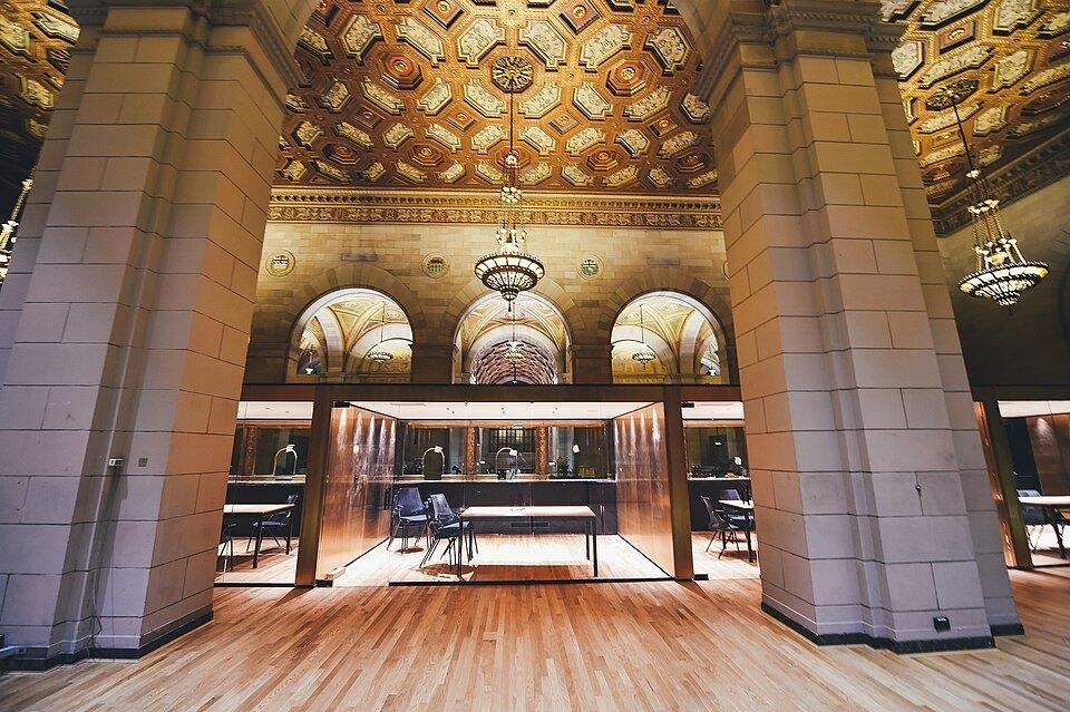 The hall, before service